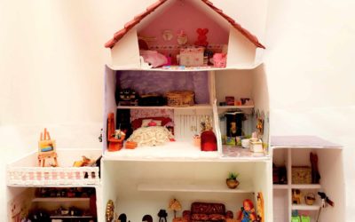 Casa de muñecas en cartón para amantes de las manualidades